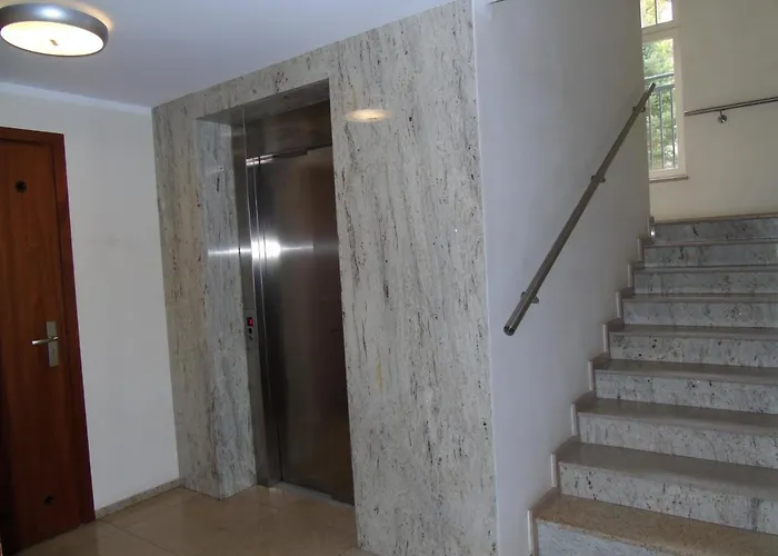 19 Delux- Blizej Zdroju *